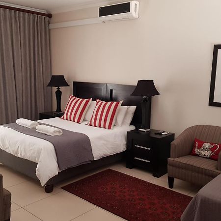 Presidensie Guest Rooms Почефструм Экстерьер фото