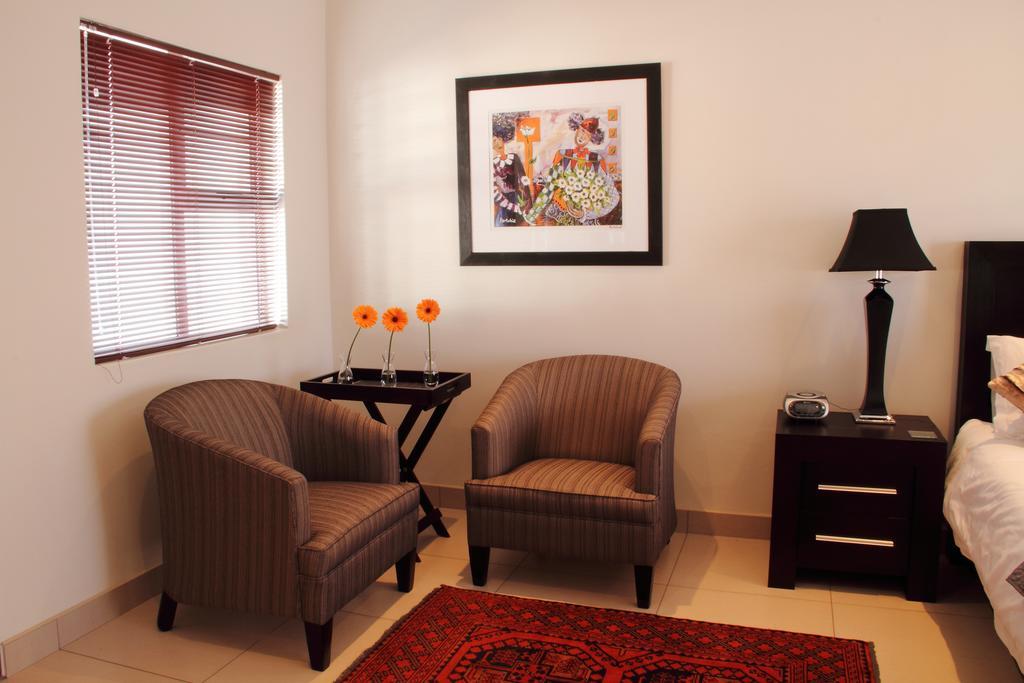 Presidensie Guest Rooms Почефструм Экстерьер фото