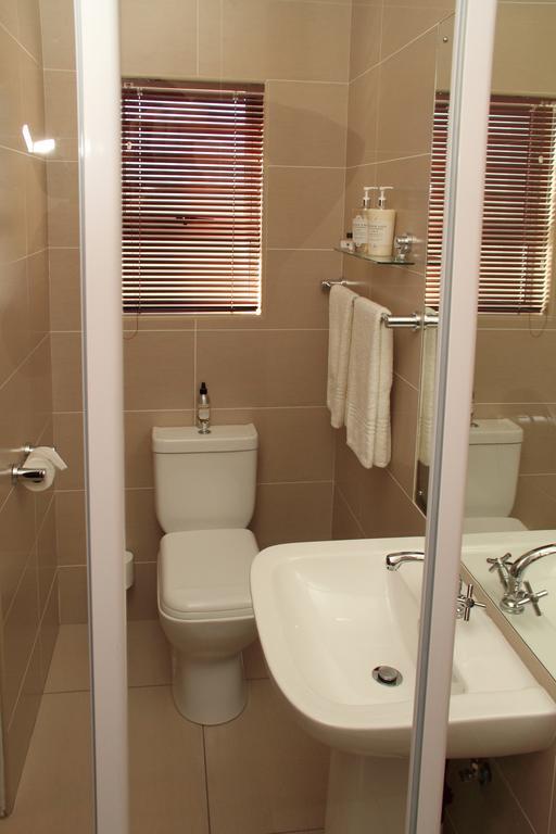 Presidensie Guest Rooms Почефструм Экстерьер фото