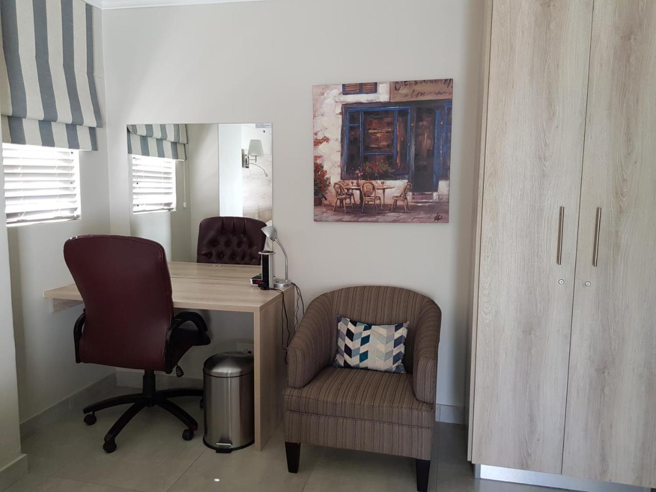 Presidensie Guest Rooms Почефструм Экстерьер фото
