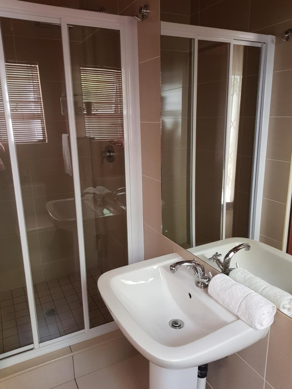 Presidensie Guest Rooms Почефструм Экстерьер фото